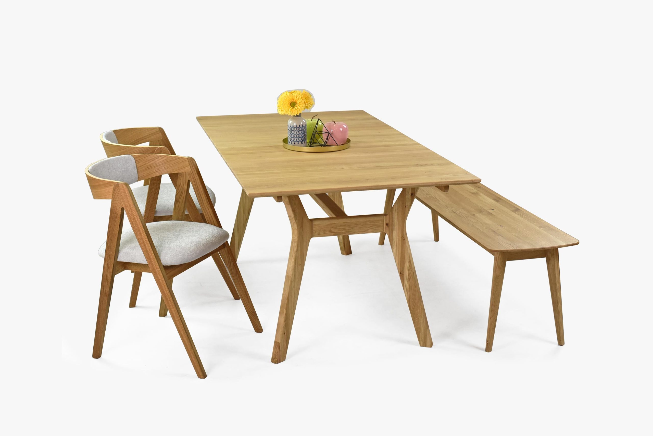 Stylowe drewniane krzesła tapicerowane do jadalni i kuchni.
